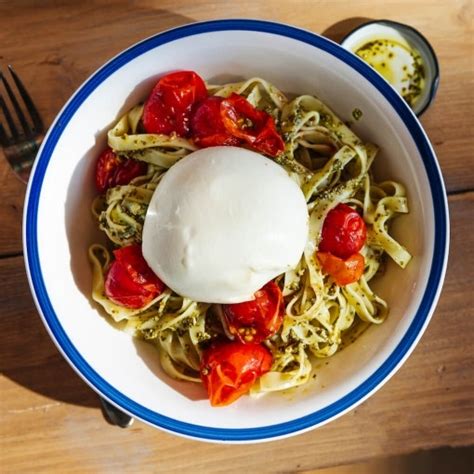 Espaguetis Al Pesto Verde Con Burrata Receta Just Spices