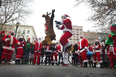 Santacon Presses On Through Weather And Criticism The New York Times