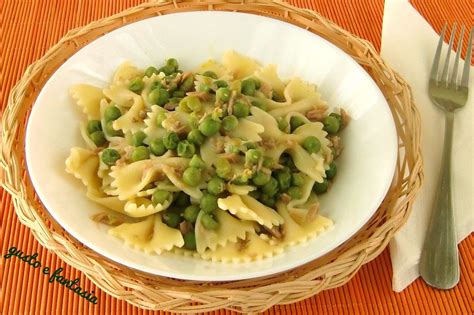 Farfalle Con Tonno E Piselli Ricetta Semplice Gusto E Fantasia Rezept