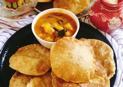 Puri Aloo Sabji Tari Wale Aalu Sabji With Puri Recipe By Jyoti