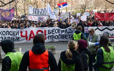 Protest Ispred Ministarstva Prosvete Zavr En Prosvetari Sutra Predaju