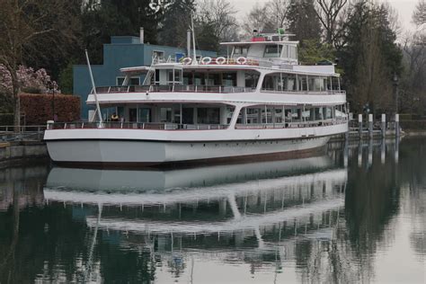 Schiff MS Stadt Thun Im Hafen Von Thun Im Berner Oberland Flickr