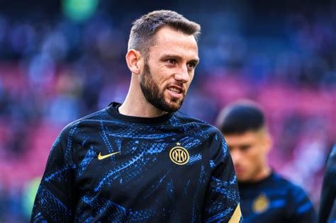 De Vrij Convoit En Premier League Mercato Foot Anglais