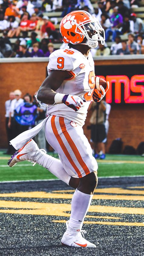 Travis Etienne – Clemson Tigers Official Athletics Site