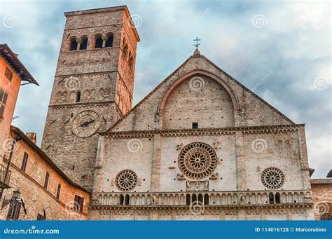 Vista Esteriore Della Cattedrale Medievale Di Assisi Italia Fotografia Stock Immagine Di