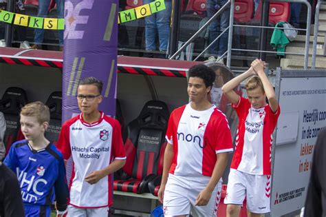 Fc Emmen G Voetballers In Actie Tijdens Tweede Speelronde Bijzondere