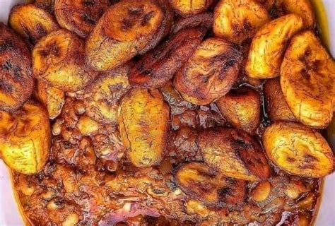 Fried plantain with beans. stock image. Image of restuarant - 225234869 | Gezonde maaltijden ...