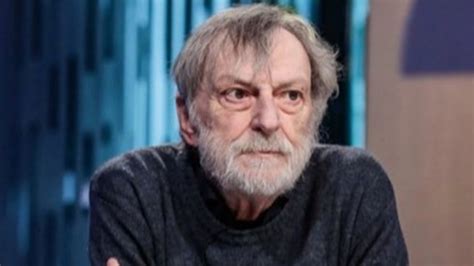 Emergenza Sanit Calabrese Perch Ci Vuole Gino Strada Vanity Fair