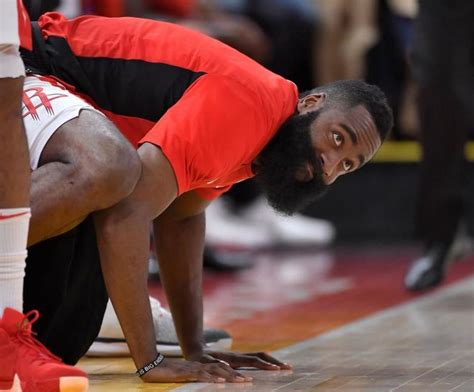 Final Nba 2018 James Harden O La Barba Más Amistosa Para Hacer Feliz A Un Joven Seguidor En