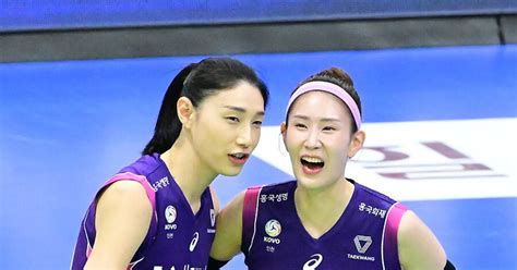 미쳤다 김연경 또 새 역사 썼다역대 최다 8회 수상 임동혁과 5라운드 Mvp 선정