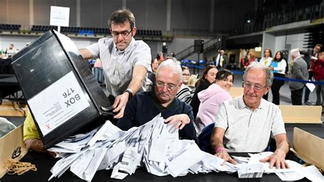 İngiltere de seçimi İşçi Partisi kazandı