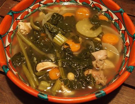 Soupe complète au poulet épinards et pois chiches Gourmicom