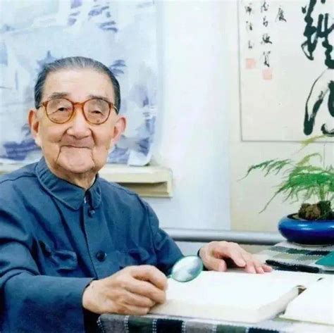 悦读｜107岁“最长寿院士”的养生秘诀，只有10个字，听来获益匪浅先生自律生活