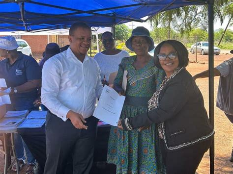 Tshwane Hands Out Title Deeds To Residents In The North Rekord