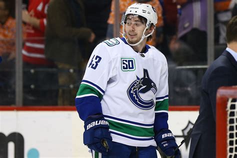 Canucks: Quinn Hughes establishing himself as Calder Trophy favorite