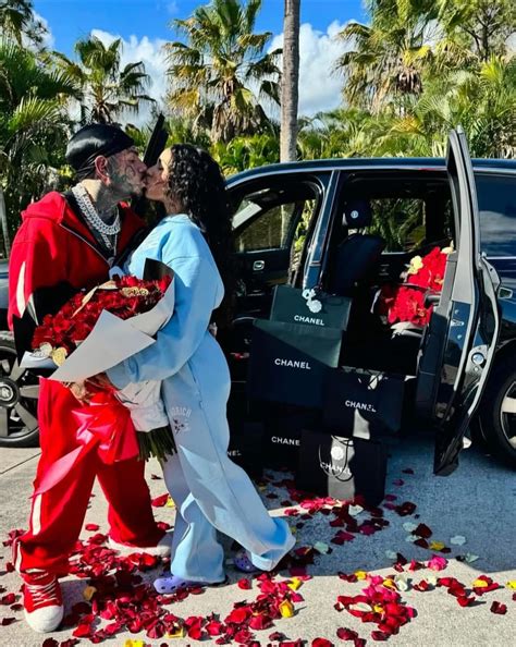 Urbanos Famosos - Tekashi 6ix9ine celebra San Valentin ️Con su pareja