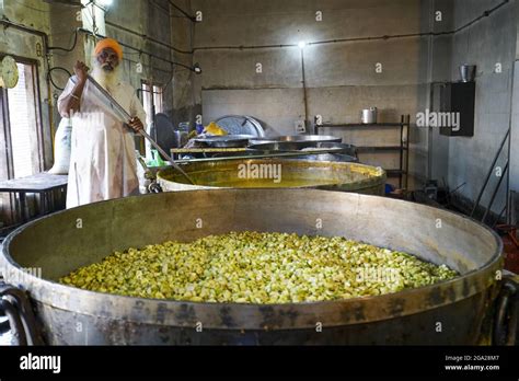 The Golden Temple (Sri Harmandir Sahib) Gurdwara kitchens for preparing ...