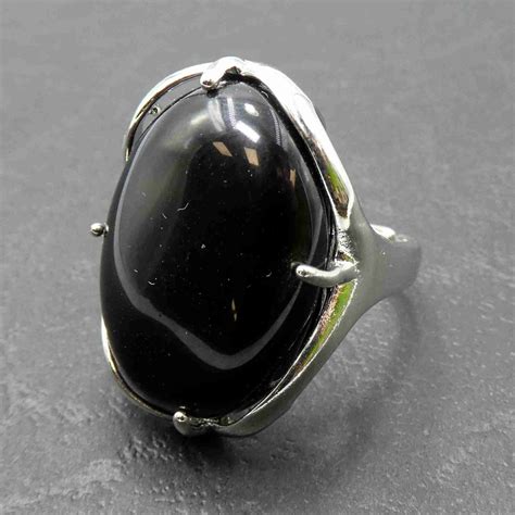 Anello Con Pietra Ovale In Ossidiana Nera