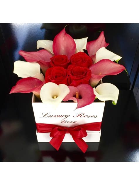 Luxury Roses Runde Mittlere Box Creme Rot