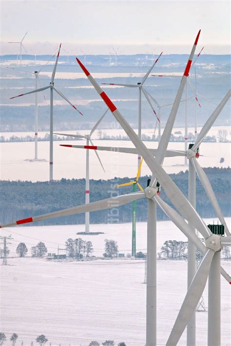 Ladeburg Von Oben Winterluftbild Windenergieanlagen WEA Auf Einem