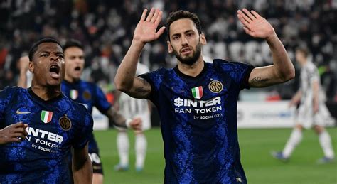 Calhanoglu Rilancia La Sfida A Milan E Napoli Crediamo Allo Scudetto