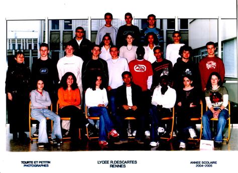 Photo de classe 1ère STT Comptabilité et Gestion de 2004 Lycée René