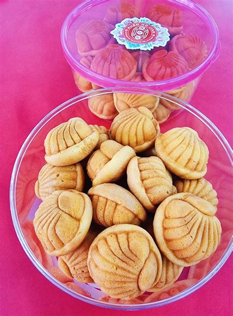 Handmade Honey Bahulu For Cny Food Drinks Homemade Bakes On Carousell