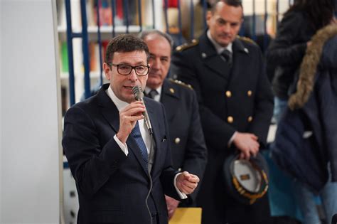 La Guardia Di Finanza Rende Onore Ai Deportati Ricordando Ermando