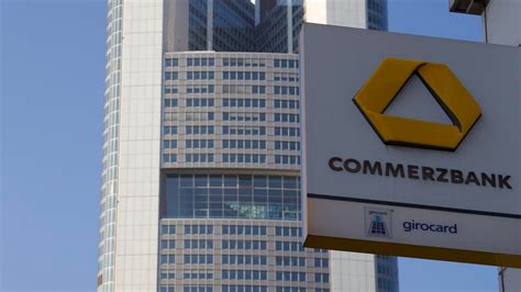 Commerzbank Aktie Sorgenvoller Blick Auf Eine Wichtige Marke Investors