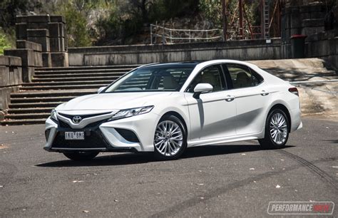 2018 Toyota Camry Sl Review V6 And 25l Video Performancedrive