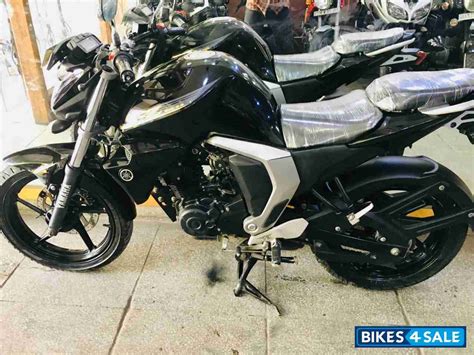 Black Yamaha Fz Fi V2 Picture 2 Bike Id 230991 Bike Located In New Delhi Bikes4sale