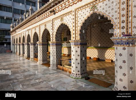 Star Mosque or Tara Masjid in Dhaka Bangladesh Stock Photo - Alamy