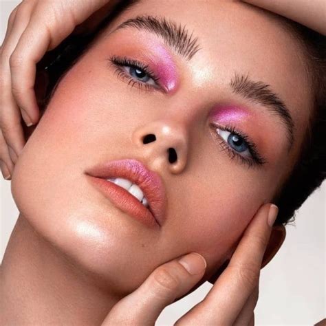 Looks Para Ojos Que Debes Intentar Minimalist Makeup Colored