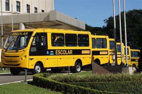 Cidades da RMVale recebem novos ônibus escolares e aumento de escolas