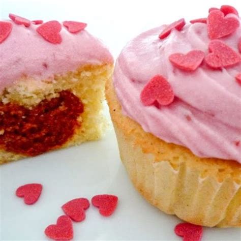 Himbeer Vanille Cupcakes F R Den Valentinstag Rasberry Vanilla