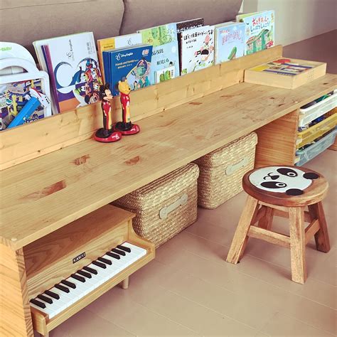 お部屋にも似合う幼稚園や小学生のお子さんに作りたい子ども用品diy 本棚 Diy 簡単 子供机 Diy 子供机