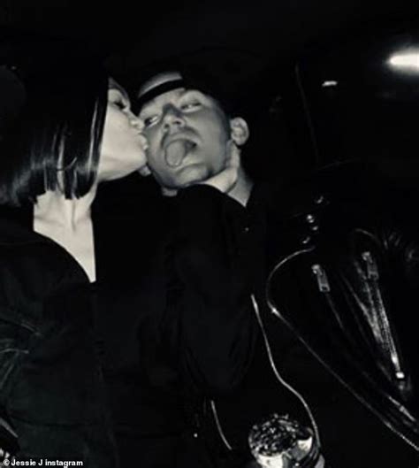 Channing Tatum Shares Nude Photo Of Himself To Instagram Daily Mail Online