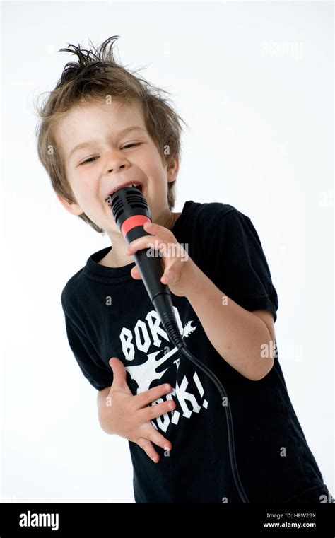 Kids singing cutout hi-res stock photography and images - Alamy