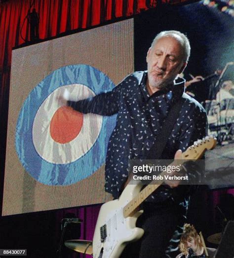 44 Pete Townshend Windmill Stock Photos, High-Res Pictures, and Images - Getty Images