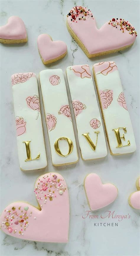 Pin By Jody Dewan On Techniques Valentine Cookies Decorated