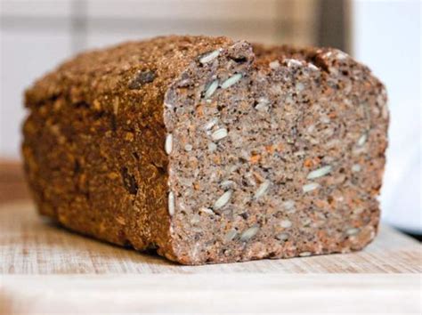 Dunkles Roggen Dinkel Vollkornbrot Mit Chia Samen Vegan Von