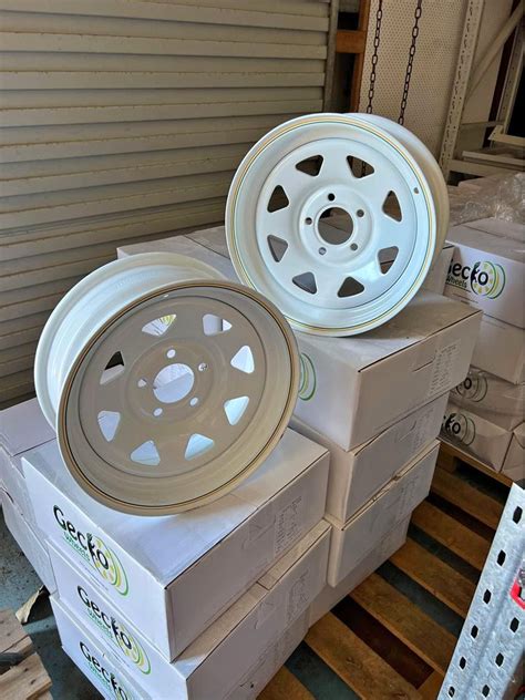 15inch Ford Sunraysia Style White Rim Wheel For Trailers 15 X 6 0