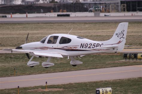 Cirrus Sr22 Landing By Devan465 On Deviantart