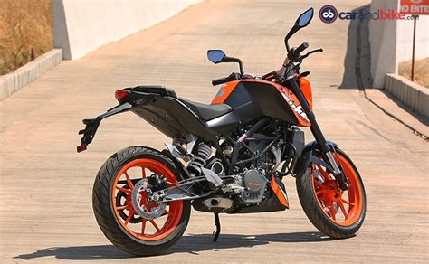 2017 KTM 200 Duke First Ride Review - CarandBike