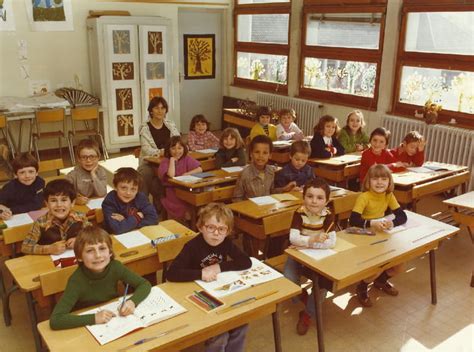 Photo De Classe CP Mme Chambron Mme Duborgel De 1976 Ecole Les Pres