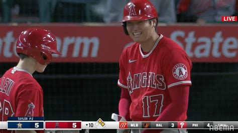 大谷翔平、2度の申告敬遠にバットくるりで不満げ→ボールボーイと笑顔で談笑にファン「かっこいい」 野球 Abema Times