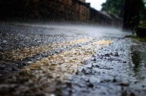 Sejumlah Provinsi Berpotensi Diguyur Hujan Lebat Hari Ini Waspada Banjir