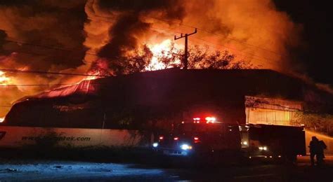 INCENDIO CONSUMIÓ FÁBRICA DE TARIMAS Y BODEGAS EN NUEVO LEÓN Mexico Ahora