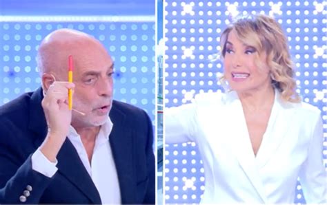 Barbara D Urso Volano Gli Stracci In Diretta Con Paolo Brosio Lei Lo