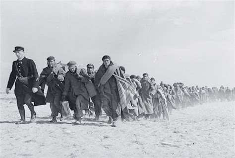 Capa Exil 1939 Des Photographies De La Retirada Au Centre Les